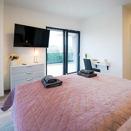 Gorgeous In With Heated Swimming Pool