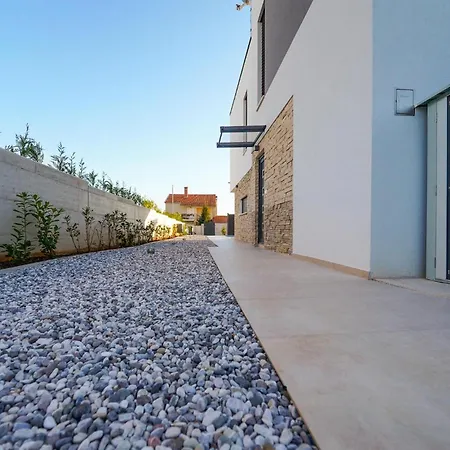 Gorgeous In With Heated Swimming Pool Holiday home Vodnjan