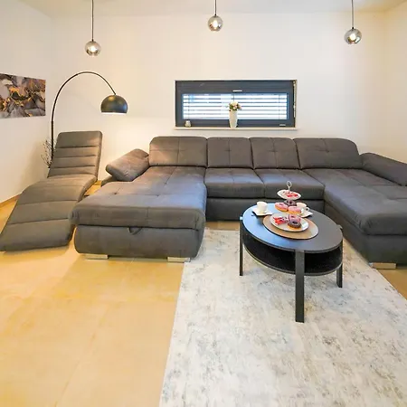 Gorgeous In With Heated Swimming Pool Holiday home *